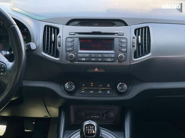 Киа Sportage, объемом двигателя 1.7 л и пробегом 255 тыс. км за 12300 $, фото 15 на Automoto.ua