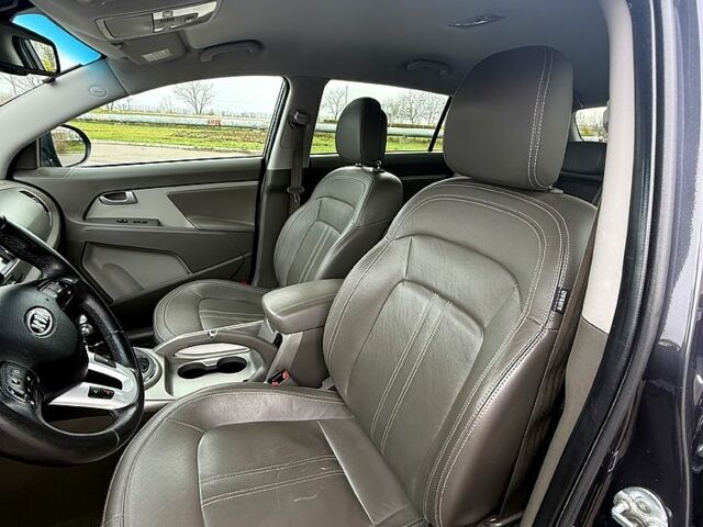 Кіа Sportage, об'ємом двигуна 2 л та пробігом 192 тис. км за 14000 $, фото 9 на Automoto.ua