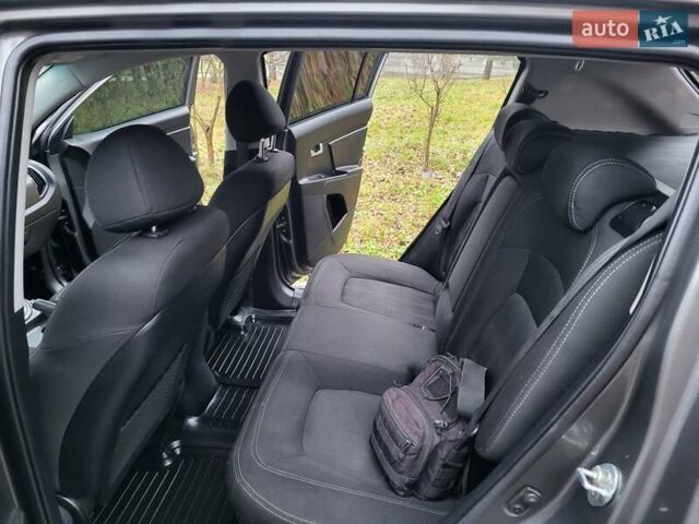 Кіа Sportage, об'ємом двигуна 1.69 л та пробігом 175 тис. км за 12300 $, фото 115 на Automoto.ua
