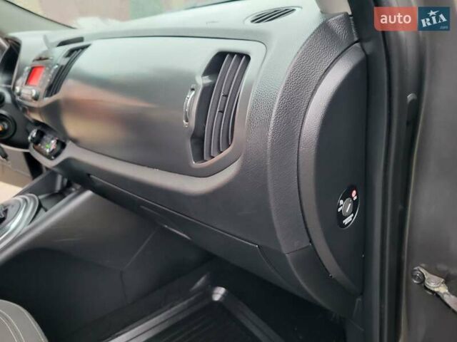 Кіа Sportage, об'ємом двигуна 1.69 л та пробігом 175 тис. км за 12300 $, фото 92 на Automoto.ua