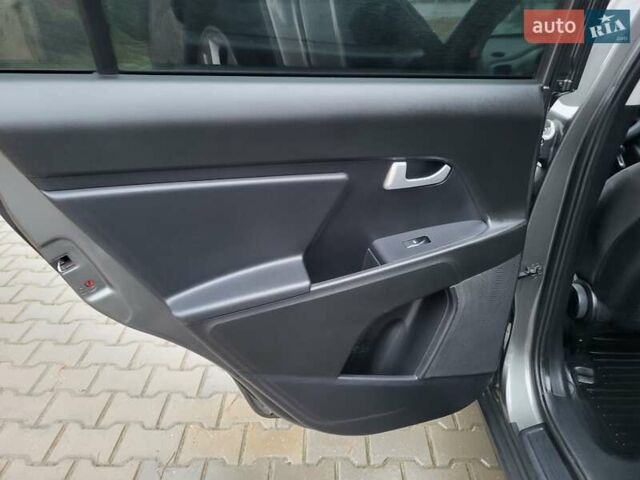 Кіа Sportage, об'ємом двигуна 1.69 л та пробігом 175 тис. км за 12300 $, фото 111 на Automoto.ua