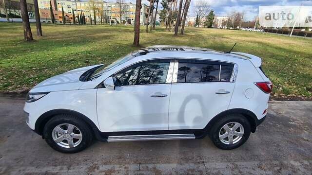 Киа Sportage, объемом двигателя 1.7 л и пробегом 195 тыс. км за 15000 $, фото 8 на Automoto.ua