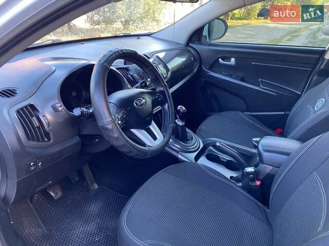 Киа Sportage, объемом двигателя 1.69 л и пробегом 185 тыс. км за 11850 $, фото 4 на Automoto.ua
