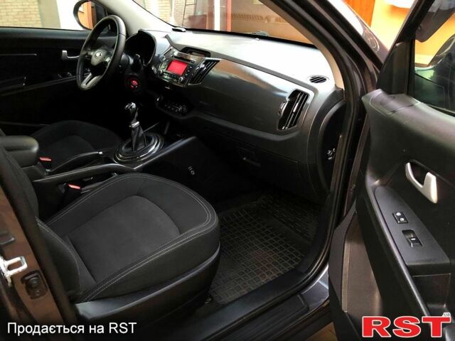 Кіа Sportage, об'ємом двигуна 1.7 л та пробігом 216 тис. км за 11850 $, фото 4 на Automoto.ua