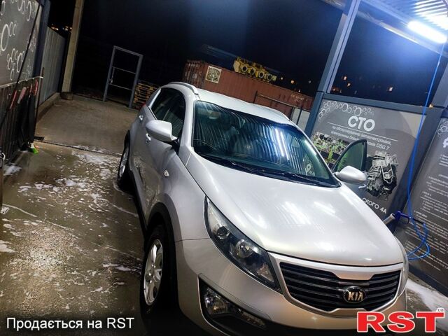 Киа Sportage, объемом двигателя 2 л и пробегом 150 тыс. км за 13000 $, фото 2 на Automoto.ua