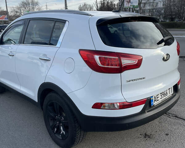 Кіа Sportage, об'ємом двигуна 2 л та пробігом 207 тис. км за 14200 $, фото 4 на Automoto.ua