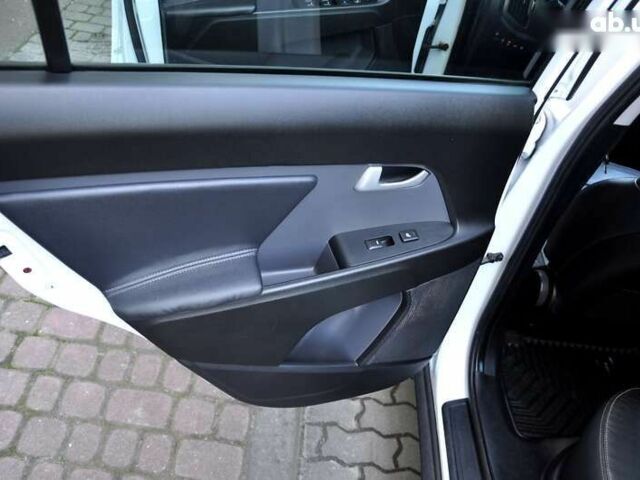 Киа Sportage, объемом двигателя 1.7 л и пробегом 184 тыс. км за 11600 $, фото 21 на Automoto.ua
