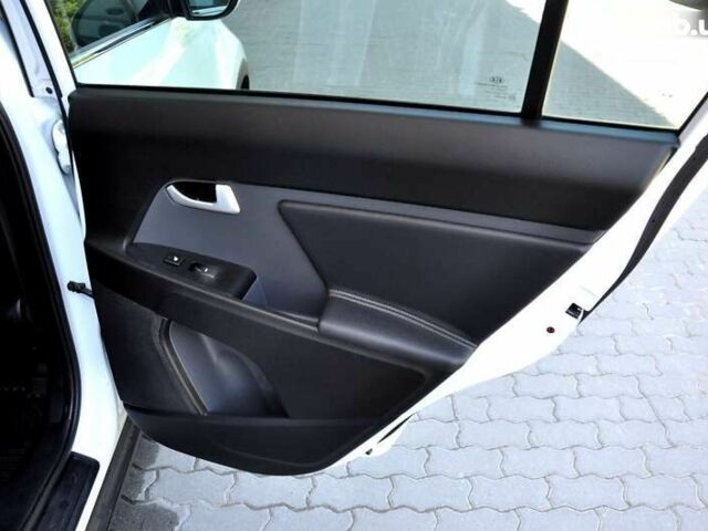 Киа Sportage, объемом двигателя 1.7 л и пробегом 184 тыс. км за 11600 $, фото 28 на Automoto.ua