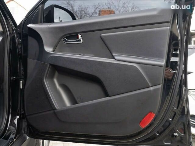 Киа Sportage, объемом двигателя 2 л и пробегом 244 тыс. км за 13200 $, фото 12 на Automoto.ua