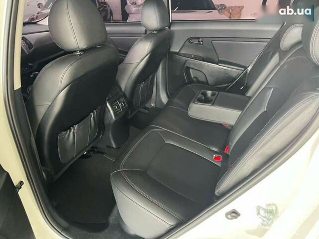 Кіа Sportage, об'ємом двигуна 2 л та пробігом 135 тис. км за 15300 $, фото 18 на Automoto.ua