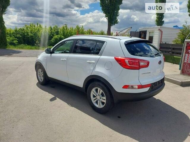 Киа Sportage, объемом двигателя 1.69 л и пробегом 118 тыс. км за 13800 $, фото 21 на Automoto.ua