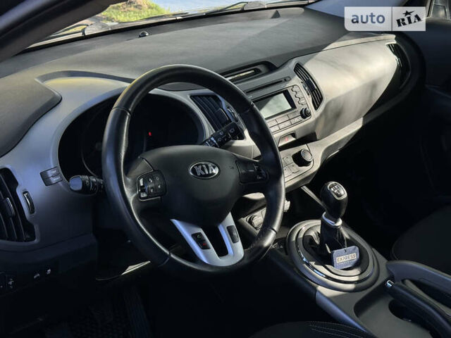 Киа Sportage, объемом двигателя 1.7 л и пробегом 190 тыс. км за 16500 $, фото 11 на Automoto.ua