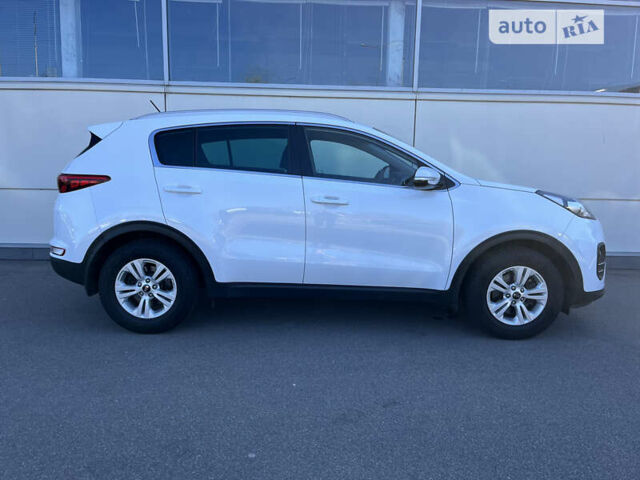 Киа Sportage, объемом двигателя 1.69 л и пробегом 80 тыс. км за 14999 $, фото 4 на Automoto.ua