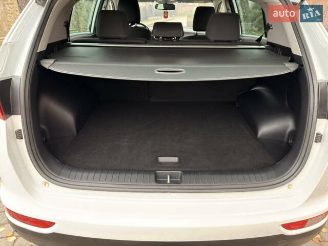 Киа Sportage, объемом двигателя 1.59 л и пробегом 114 тыс. км за 14800 $, фото 16 на Automoto.ua