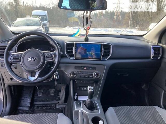 Киа Sportage, объемом двигателя 1.69 л и пробегом 103 тыс. км за 17100 $, фото 9 на Automoto.ua