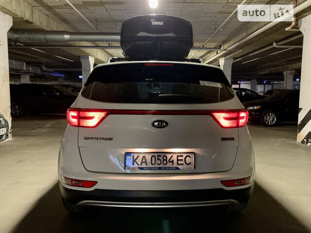 Киа Sportage, объемом двигателя 2 л и пробегом 215 тыс. км за 18000 $, фото 4 на Automoto.ua