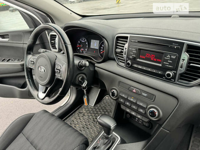 Кіа Sportage, об'ємом двигуна 2 л та пробігом 159 тис. км за 16900 $, фото 11 на Automoto.ua