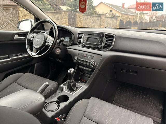 Киа Sportage, объемом двигателя 1.59 л и пробегом 114 тыс. км за 14800 $, фото 14 на Automoto.ua