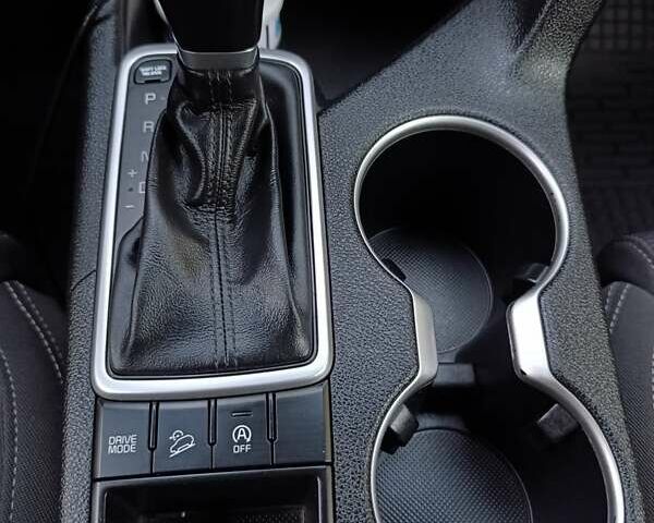 Киа Sportage, объемом двигателя 1.69 л и пробегом 166 тыс. км за 17900 $, фото 15 на Automoto.ua