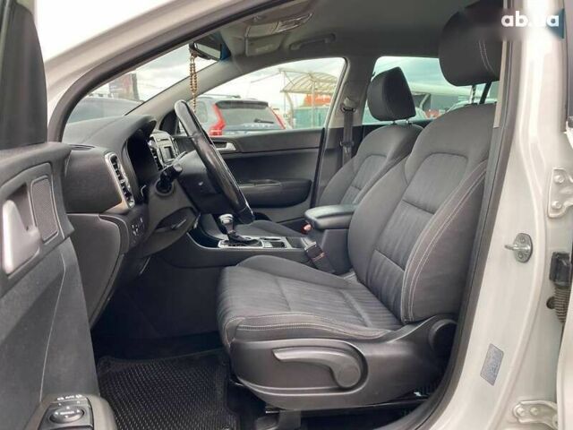 Киа Sportage, объемом двигателя 1.7 л и пробегом 212 тыс. км за 16800 $, фото 18 на Automoto.ua