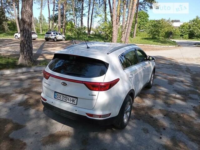 Киа Sportage, объемом двигателя 1.69 л и пробегом 202 тыс. км за 16000 $, фото 9 на Automoto.ua