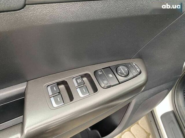 Киа Sportage, объемом двигателя 1.7 л и пробегом 212 тыс. км за 16800 $, фото 11 на Automoto.ua