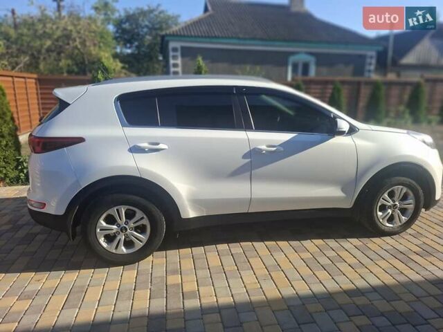 Киа Sportage, объемом двигателя 1.7 л и пробегом 201 тыс. км за 15500 $, фото 3 на Automoto.ua