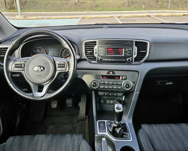 Киа Sportage, объемом двигателя 1.69 л и пробегом 105 тыс. км за 16999 $, фото 3 на Automoto.ua