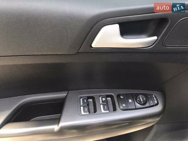 Киа Sportage, объемом двигателя 2 л и пробегом 84 тыс. км за 15300 $, фото 15 на Automoto.ua