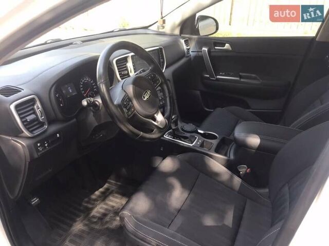 Киа Sportage, объемом двигателя 2 л и пробегом 84 тыс. км за 15300 $, фото 13 на Automoto.ua