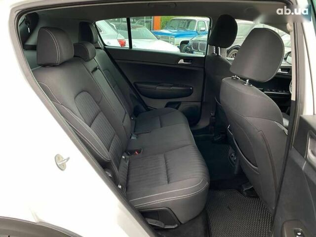 Киа Sportage, объемом двигателя 1.7 л и пробегом 212 тыс. км за 16800 $, фото 22 на Automoto.ua