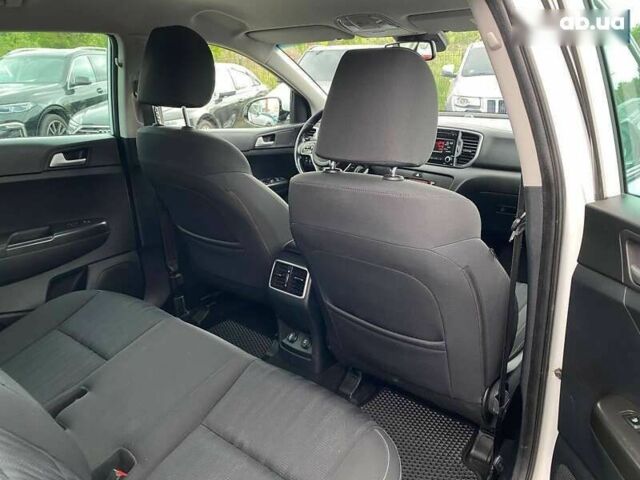 Киа Sportage, объемом двигателя 1.7 л и пробегом 212 тыс. км за 16800 $, фото 23 на Automoto.ua