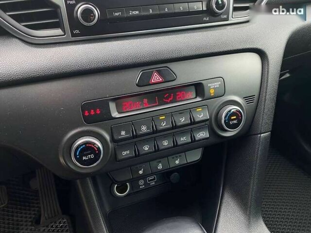 Киа Sportage, объемом двигателя 1.7 л и пробегом 212 тыс. км за 16800 $, фото 16 на Automoto.ua