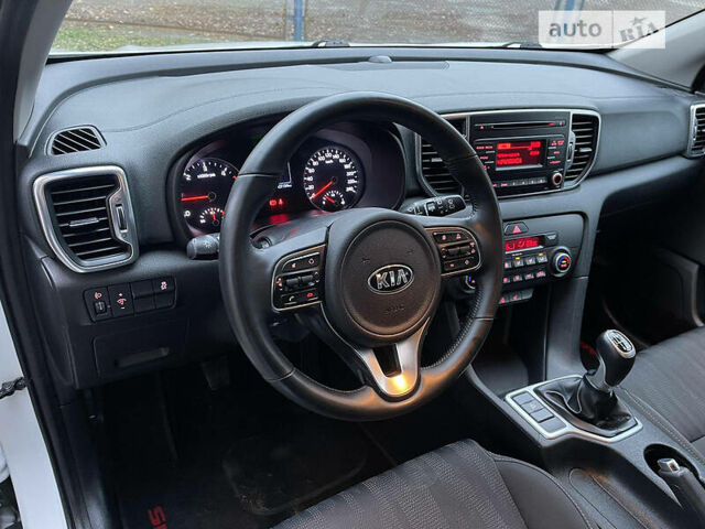 Кіа Sportage, об'ємом двигуна 1.7 л та пробігом 120 тис. км за 15000 $, фото 11 на Automoto.ua