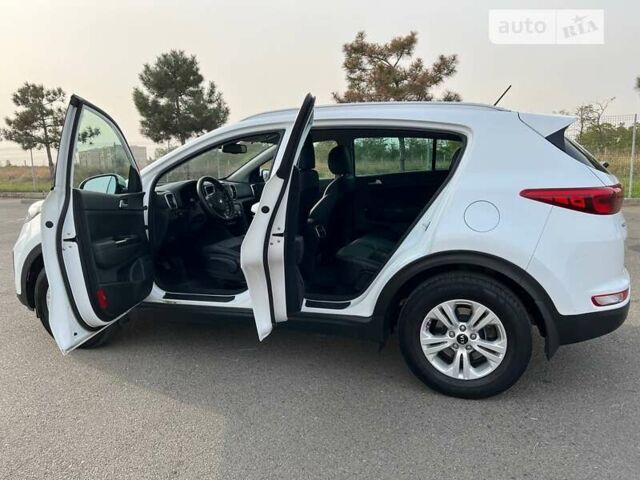 Кіа Sportage, об'ємом двигуна 1.7 л та пробігом 30 тис. км за 17800 $, фото 17 на Automoto.ua