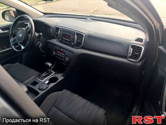 Киа Sportage, объемом двигателя 1.6 л и пробегом 108 тыс. км за 11500 $, фото 2 на Automoto.ua