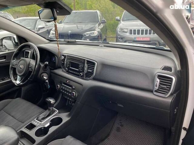 Киа Sportage, объемом двигателя 1.7 л и пробегом 212 тыс. км за 16800 $, фото 8 на Automoto.ua