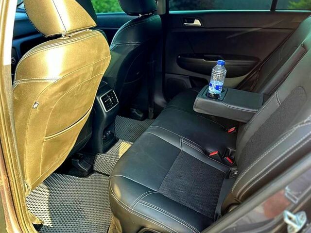 Кіа Sportage, об'ємом двигуна 2 л та пробігом 114 тис. км за 21500 $, фото 4 на Automoto.ua