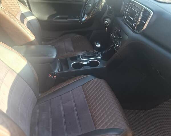 Киа Sportage, объемом двигателя 1.7 л и пробегом 201 тыс. км за 15500 $, фото 11 на Automoto.ua