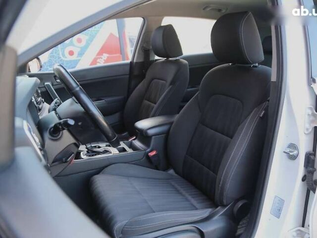 Киа Sportage, объемом двигателя 1.7 л и пробегом 162 тыс. км за 18500 $, фото 8 на Automoto.ua