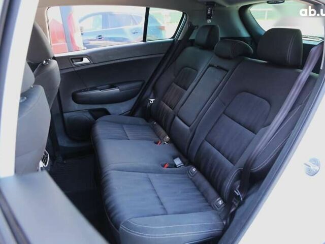 Киа Sportage, объемом двигателя 1.7 л и пробегом 162 тыс. км за 18500 $, фото 9 на Automoto.ua