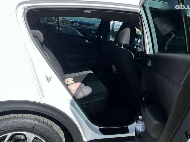Киа Sportage, объемом двигателя 1.6 л и пробегом 76 тыс. км за 18600 $, фото 11 на Automoto.ua