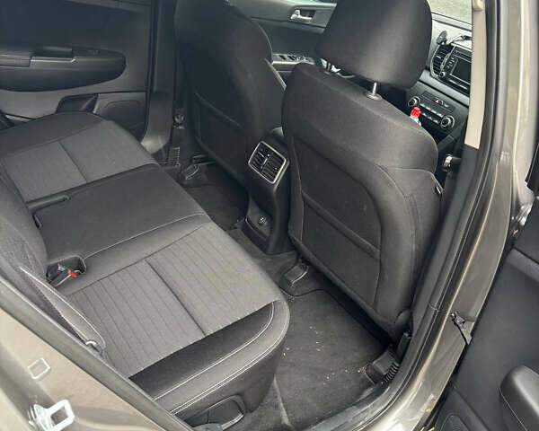 Киа Sportage, объемом двигателя 2.4 л и пробегом 75 тыс. км за 15800 $, фото 12 на Automoto.ua
