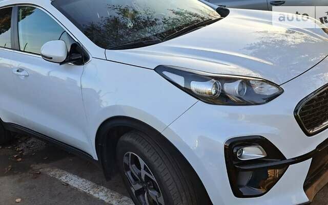 Киа Sportage, объемом двигателя 1.59 л и пробегом 70 тыс. км за 18999 $, фото 2 на Automoto.ua