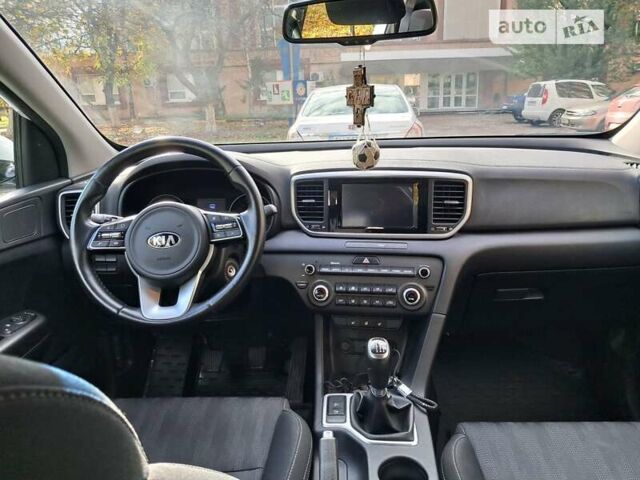 Кіа Sportage, об'ємом двигуна 1.59 л та пробігом 70 тис. км за 18999 $, фото 9 на Automoto.ua