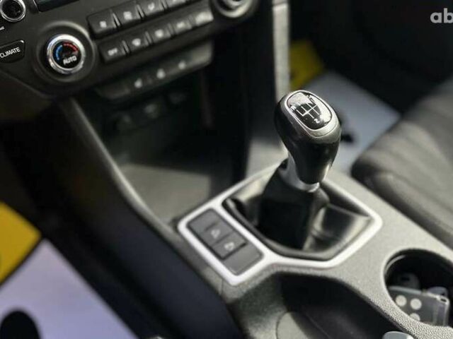 Киа Sportage, объемом двигателя 1.6 л и пробегом 127 тыс. км за 20500 $, фото 18 на Automoto.ua