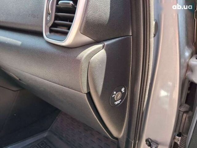 Кіа Sportage, об'ємом двигуна 1.6 л та пробігом 108 тис. км за 19200 $, фото 29 на Automoto.ua