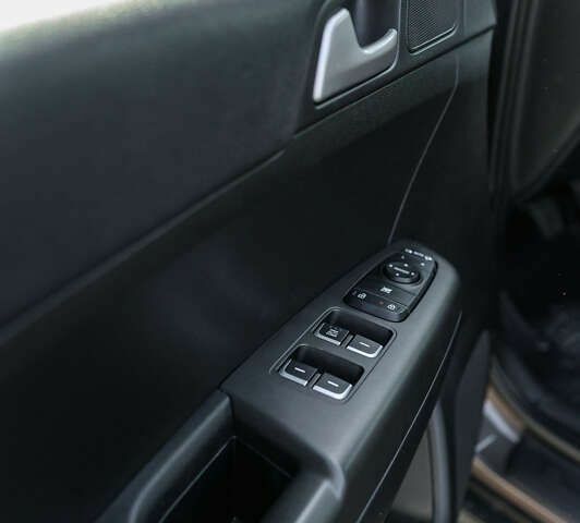 Киа Sportage, объемом двигателя 1.6 л и пробегом 54 тыс. км за 20900 $, фото 28 на Automoto.ua