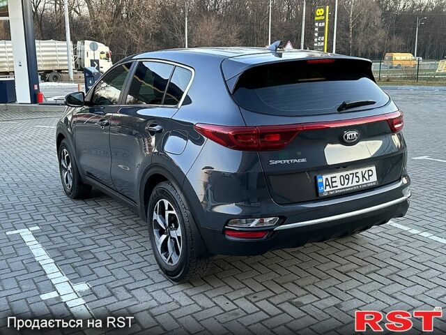 Киа Sportage, объемом двигателя 1.6 л и пробегом 50 тыс. км за 18800 $, фото 4 на Automoto.ua