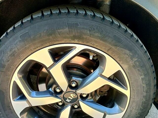 Кіа Sportage, об'ємом двигуна 1.6 л та пробігом 105 тис. км за 20000 $, фото 4 на Automoto.ua